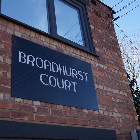 Air Host And Stay - Apartment 5 Broadhurst Court Sleeps 6 Minutes From Town Centre Стокпорт Экстерьер фото
